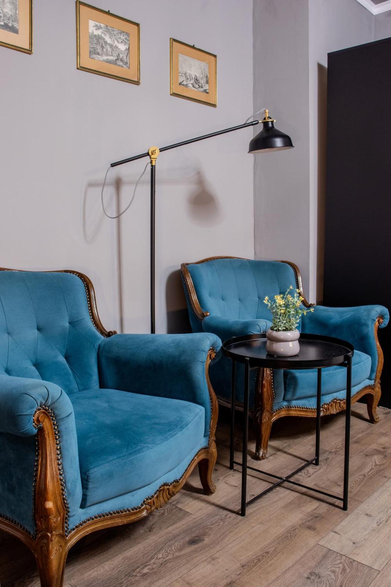Old Town Apartment *